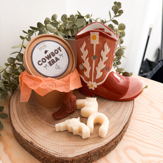 Pack Rodeo Cowboy Era - Quemador Bota Retro + Wax Melts